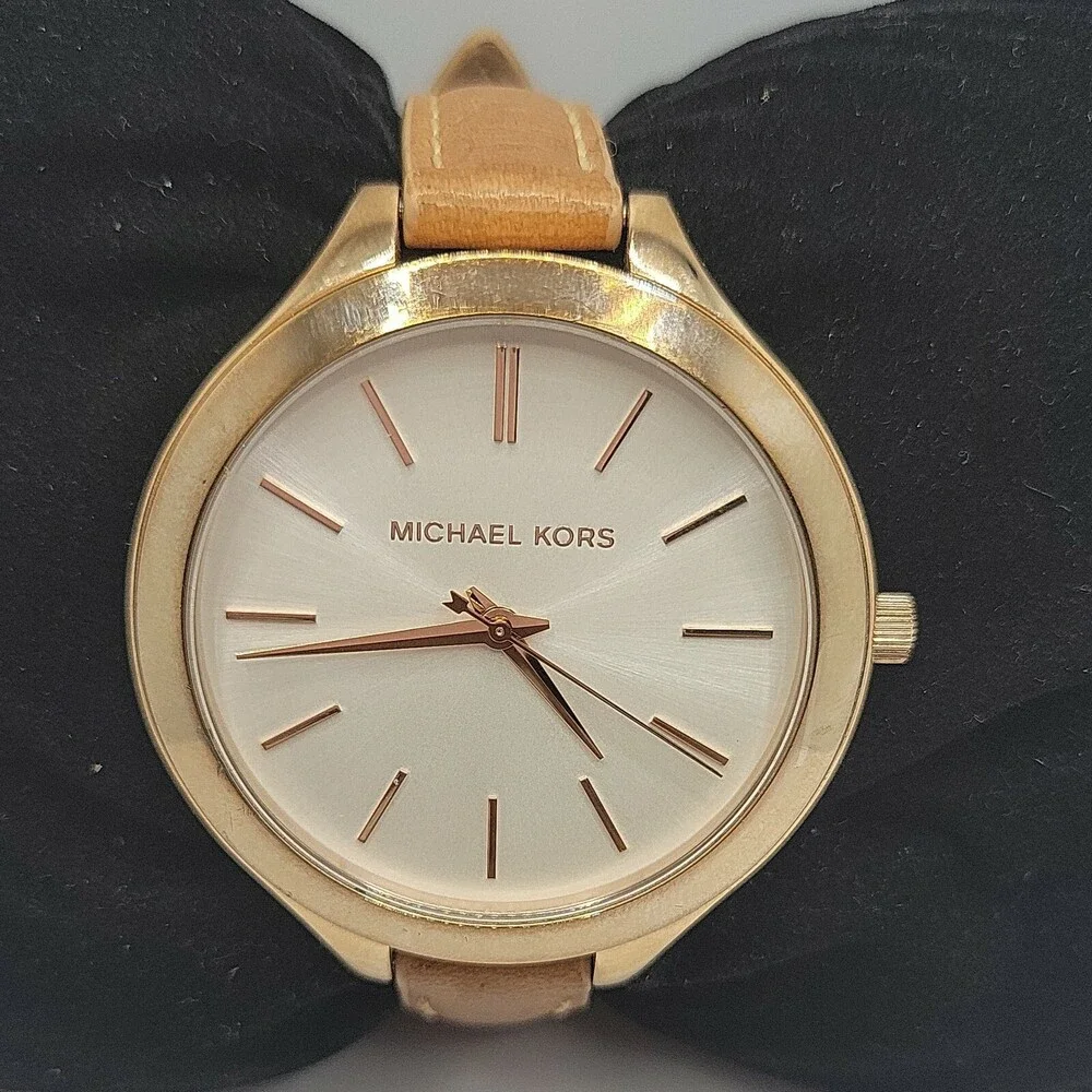 Michael Kors Runway MK2284 Women's Brown Leather Analog Dial Quartz Watch AM675